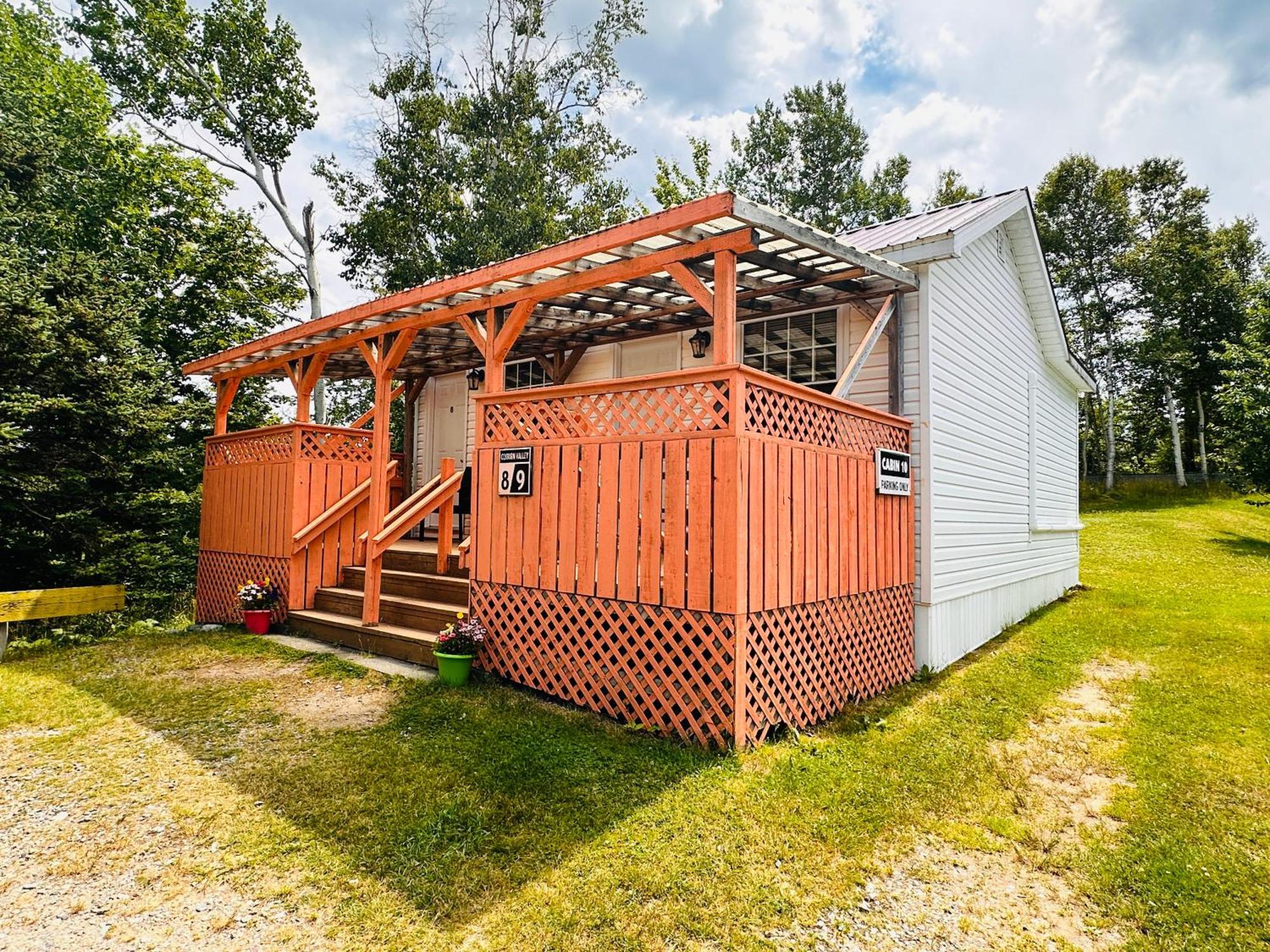 Skyline Cabins Ингониш Екстериор снимка